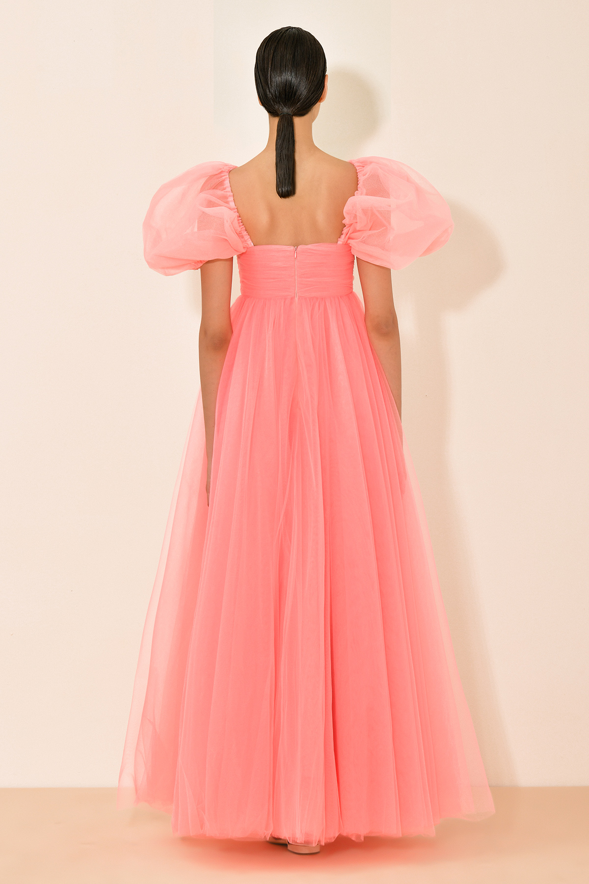 Tulle dress with falling sleeves 4